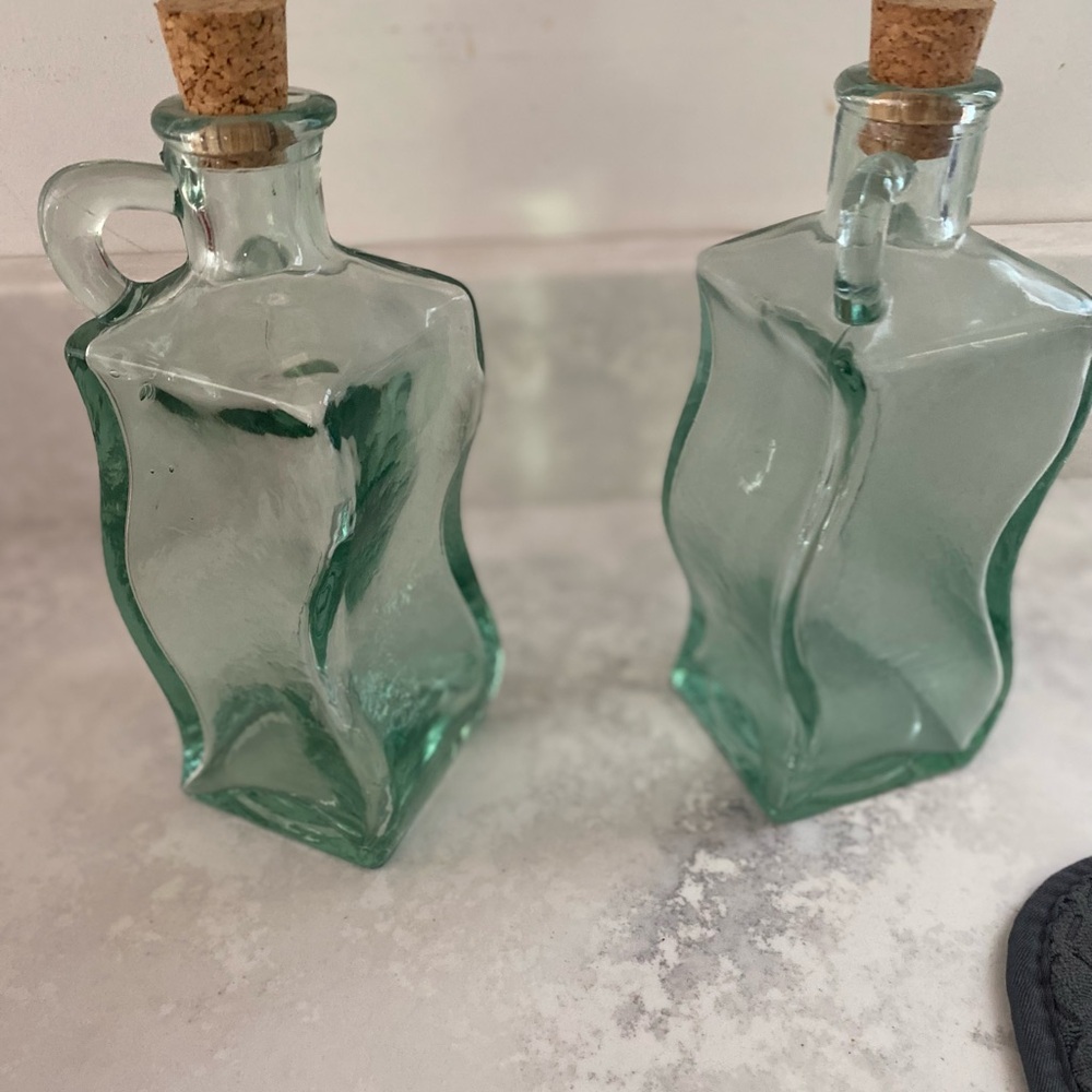 Wavy interlocking glass bottles - Picture 6 of 8